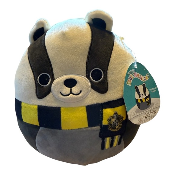 NWT Original Squishmallows Harry Potter Hogwarts House HUFFLEPUFF BADGER 8" - Picture 1 of 7